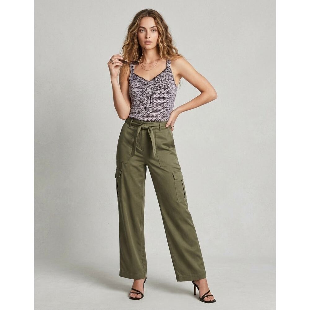 White House Black Market Print Tank Top XS Lightweight Flowy Sleeveless V-Neck